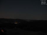 03 : 00