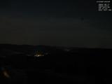 23 : 04