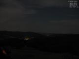 03 : 00