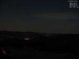 03 : 32