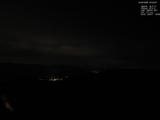 23 : 04