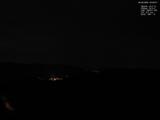 03 : 32