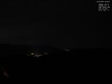 22 : 00