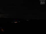 23 : 04