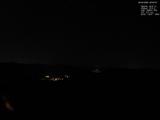 22 : 00