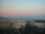 07 : 28