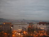 07 : 00