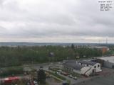 16 : 04