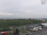 15 : 04