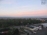 06 : 32