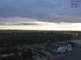 17 : 52