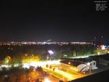 22 : 00
