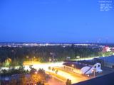 22 : 00