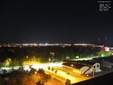 22 : 00
