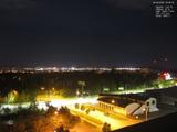 03 : 32