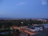 06 : 00