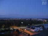 06 : 00
