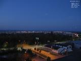 06 : 00