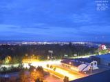 06 : 00