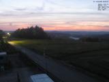 22 : 00