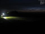 23 : 04