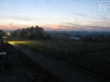 22 : 08