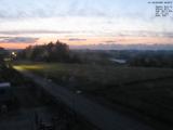 22 : 00