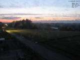 22 : 04