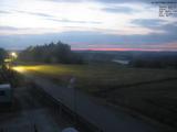22 : 04