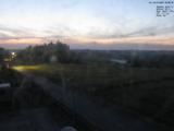 22 : 00