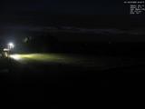 23 : 04