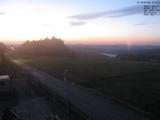 21 : 04