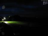 22 : 00