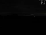 03 : 32