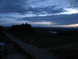 04 : 00