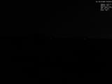 03 : 32