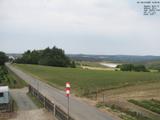 14 : 00