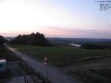 19 : 44