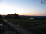 19 : 44