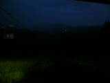 22 : 00