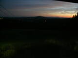 22 : 04