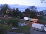 05 : 32