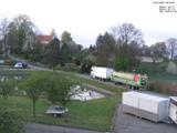 06 : 00