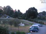 06 : 00