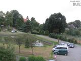 09 : 36