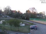 06 : 00