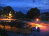 22 : 00