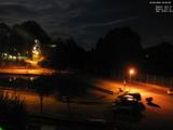 22 : 00