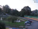 06 : 00