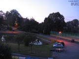 06 : 00